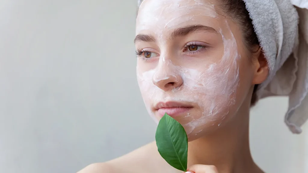 لایه برداری پوست با چای سبز